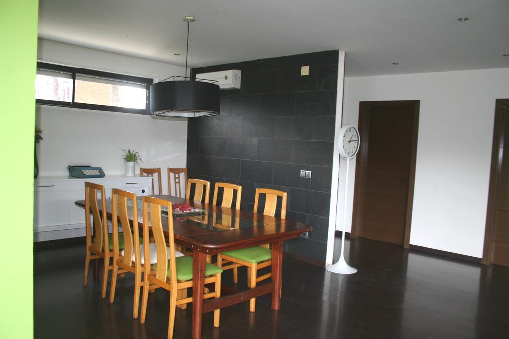 Villa Casa Ceca De La Playa Y Barcelona, Con Piscina Climatizada Y Jacuzzi Vallromanes Esterno foto